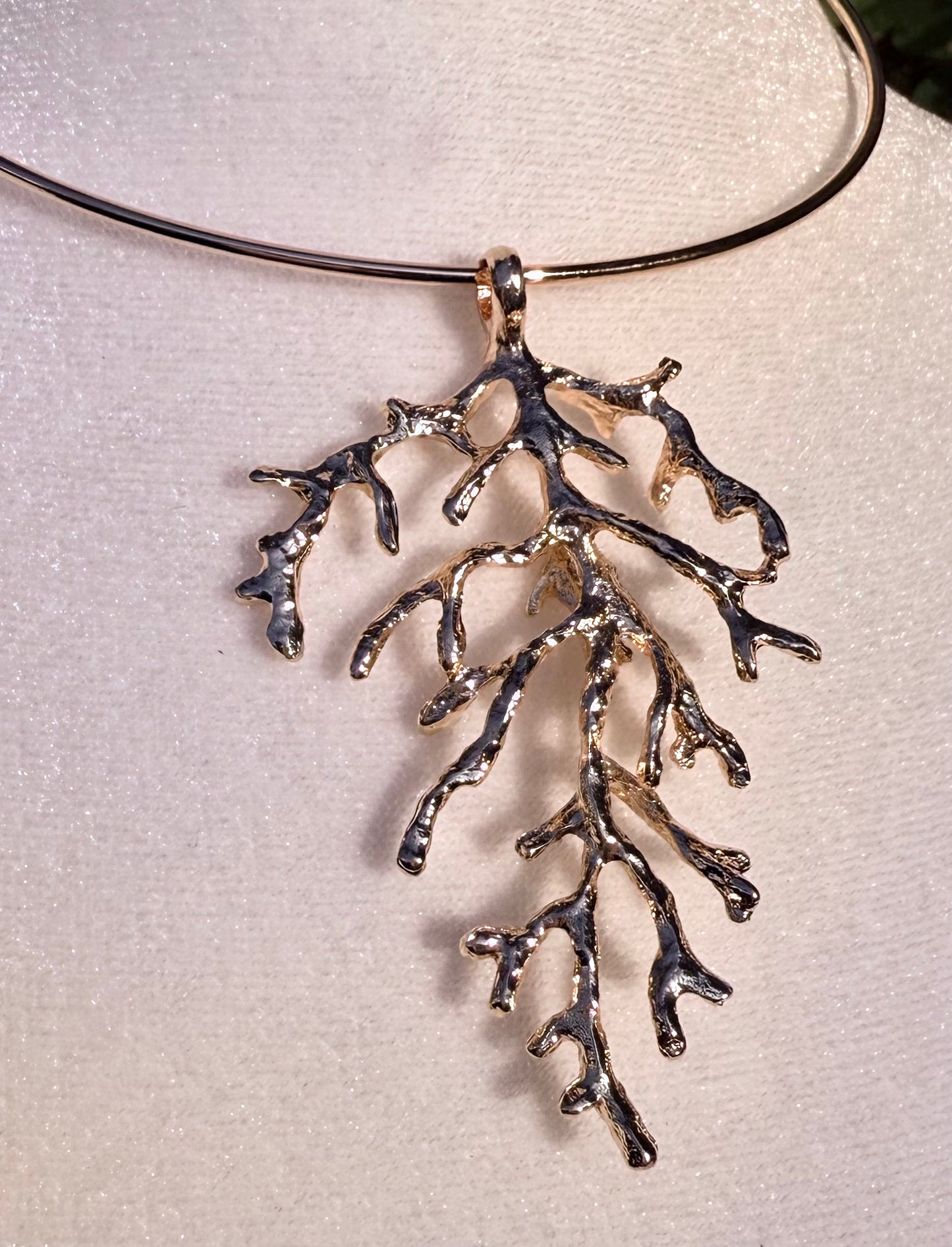 Single Coral Choker
