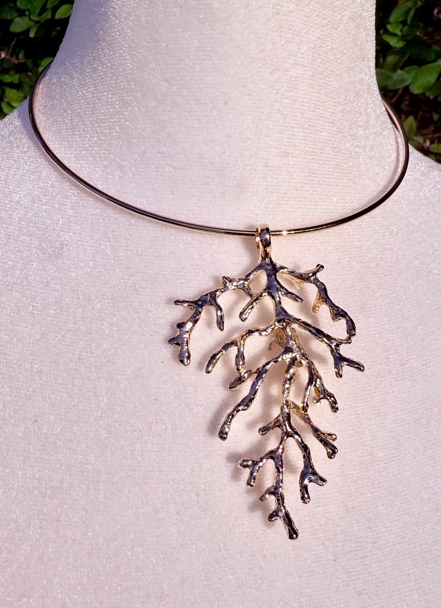 Single Coral Choker