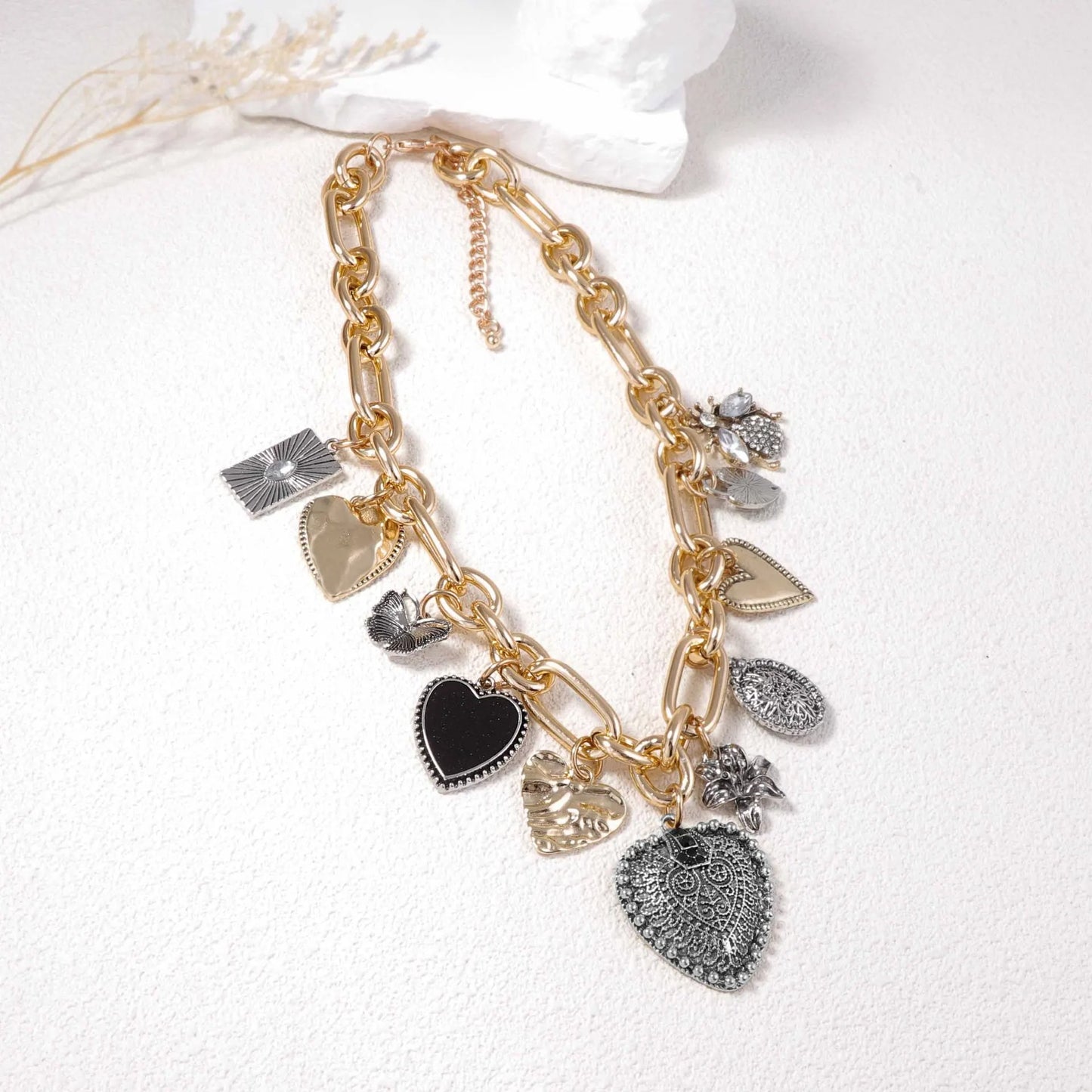 Corazon Necklace